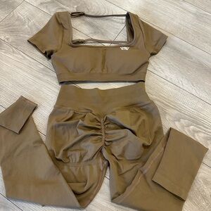 Brown Set Only$98 CAD （3 color S M L）
